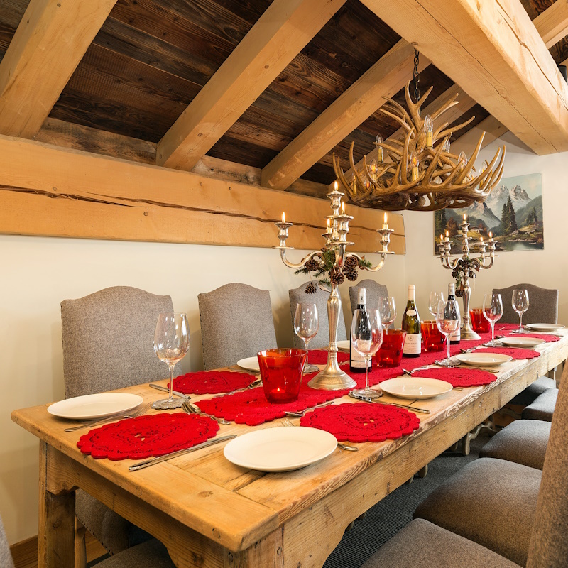Dining table at ski chalet Falcon in St Foy, France